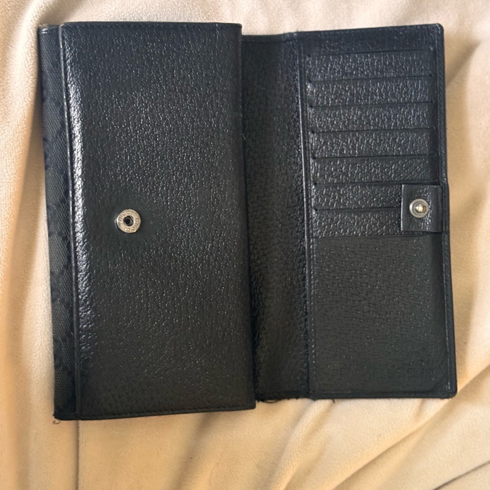 Gucci Monogram Wallet/Crossbody with 42” gunmetal chain - Picture 8 of 10